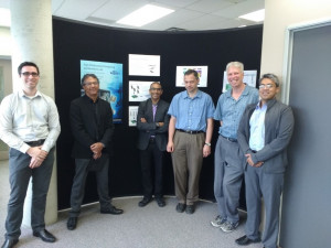 De gauche à droite : Steve Lamontagne (IDT), Gregory Richards (Telfer), Devashish Paul (IDT), Miodrag Bolic (École de science informatique et de génie électrique), Liam Peyton (École de science informatique et de génie électrique) et Mohammad Akhter (IDT)